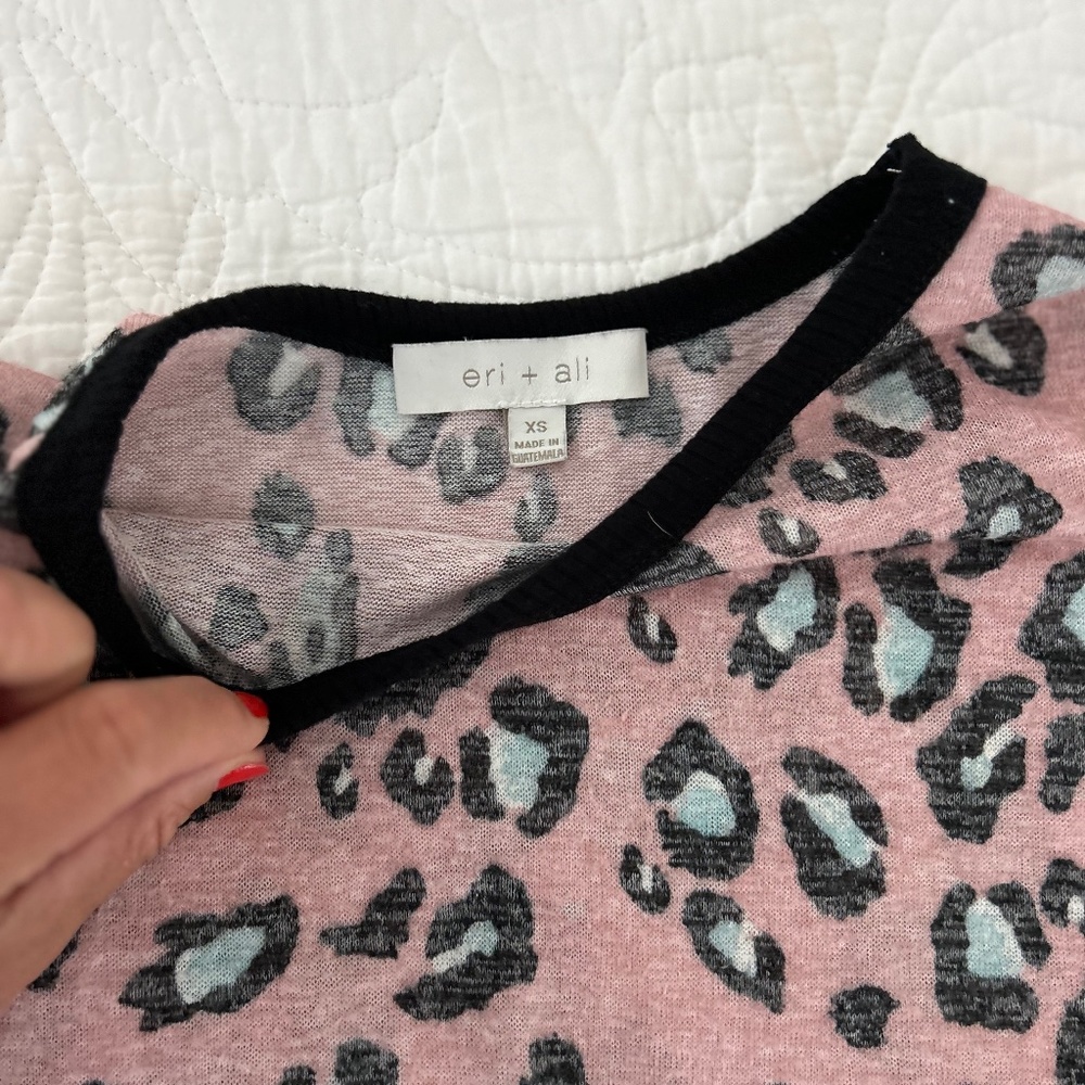 Pink Leopard T - Picture 3 of 4